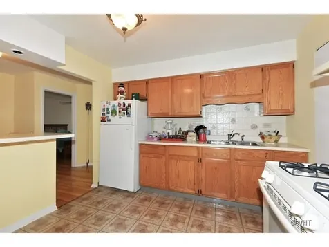 8836 North Western Avenue Des Plaines IL 60016