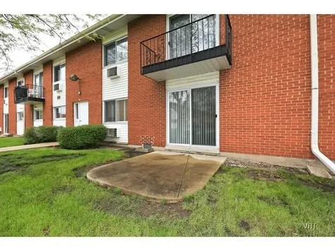 8836 North Western Avenue Des Plaines IL 60016