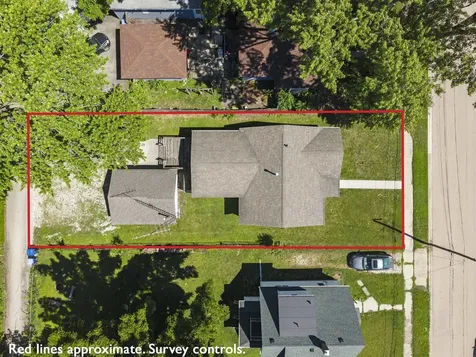 913 North 15th Street Dekalb IL 60115