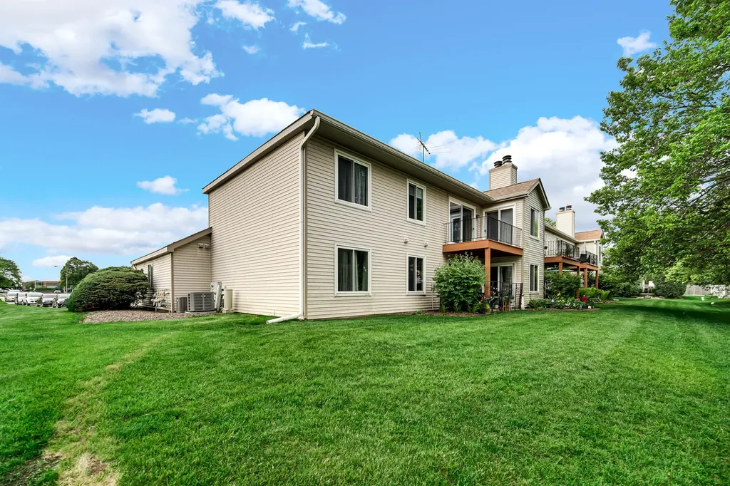 7000 Newport Drive Woodridge IL 60517