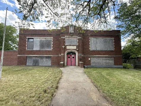 574 South Mcalister Avenue Waukegan IL 60085