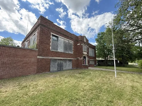 574 South Mcalister Avenue Waukegan IL 60085