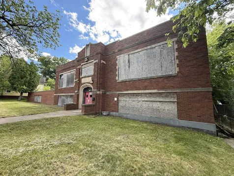 574 South Mcalister Avenue Waukegan IL 60085