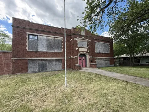 574 South Mcalister Avenue Waukegan IL 60085