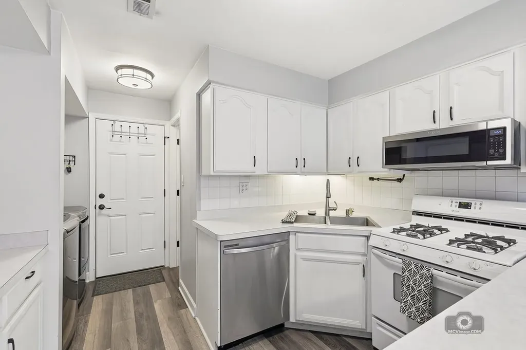 1905 Rosewood Court Darien IL 60561
