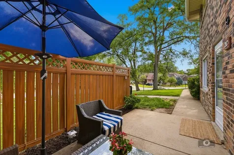 1905 Rosewood Court Darien IL 60561