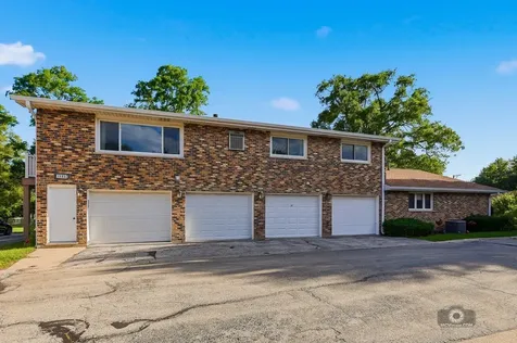 1905 Rosewood Court Darien IL 60561