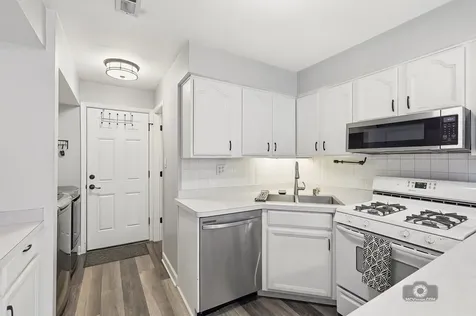 1905 Rosewood Court Darien IL 60561