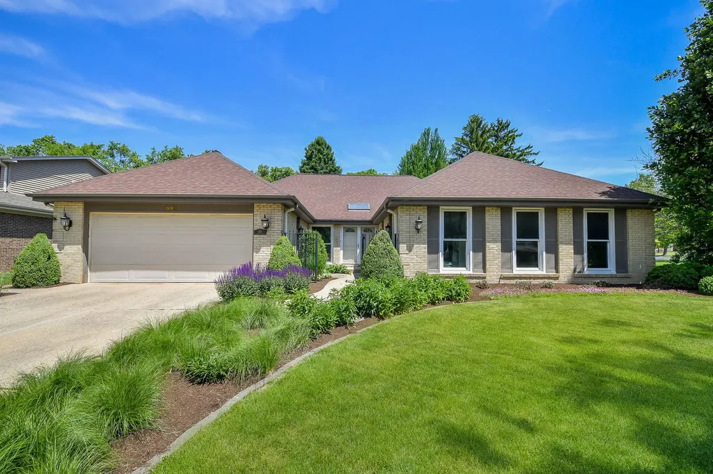 588 Williamsburg Road Glen Ellyn IL 60137