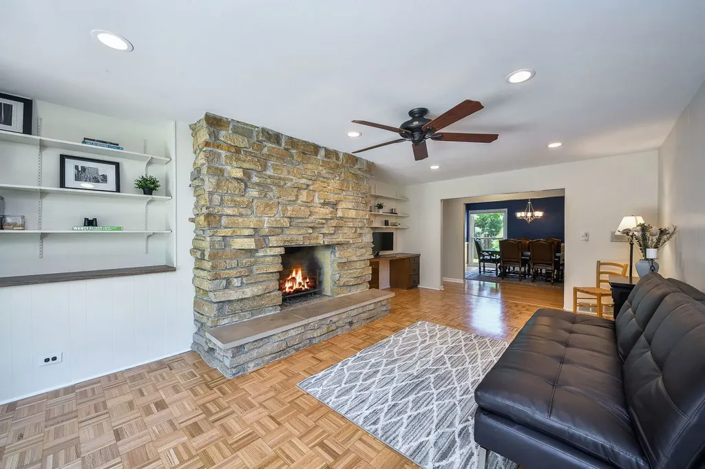 588 Williamsburg Road Glen Ellyn IL 60137