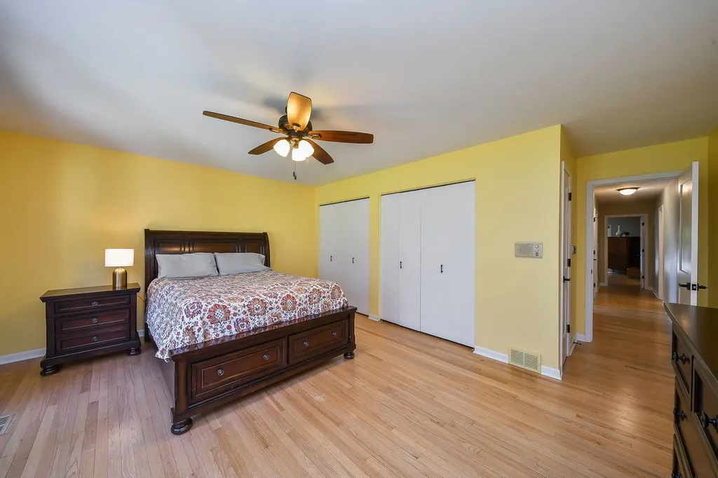 588 Williamsburg Road Glen Ellyn IL 60137