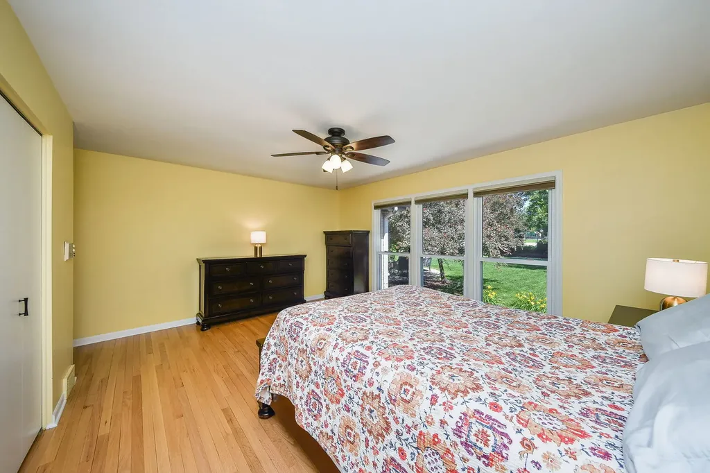 588 Williamsburg Road Glen Ellyn IL 60137