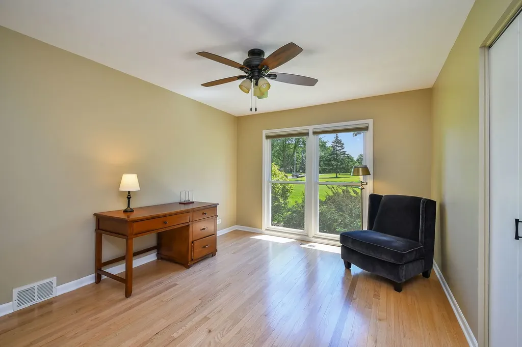 588 Williamsburg Road Glen Ellyn IL 60137