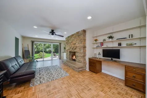588 Williamsburg Road Glen Ellyn IL 60137
