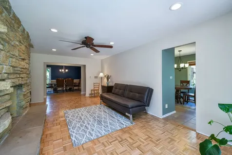 588 Williamsburg Road Glen Ellyn IL 60137