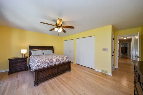 588 Williamsburg Road Glen Ellyn IL 60137