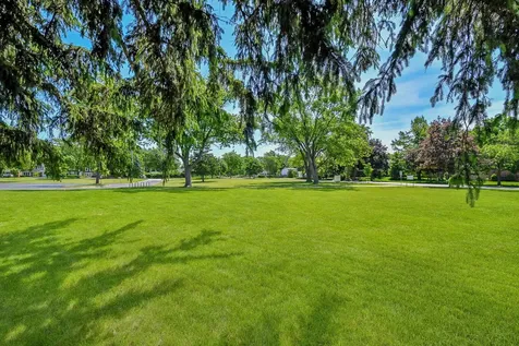 588 Williamsburg Road Glen Ellyn IL 60137