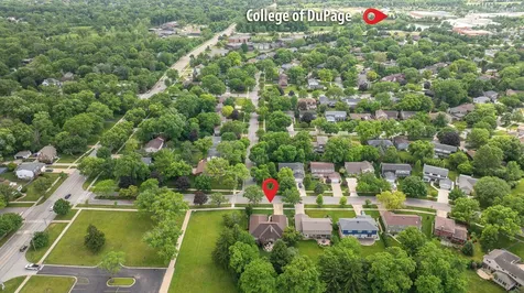 588 Williamsburg Road Glen Ellyn IL 60137