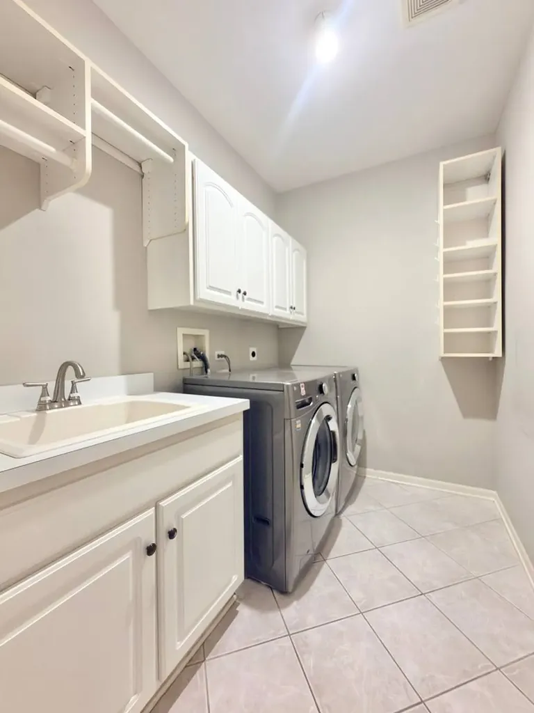 3811 Sunburst Lane Naperville IL 60564