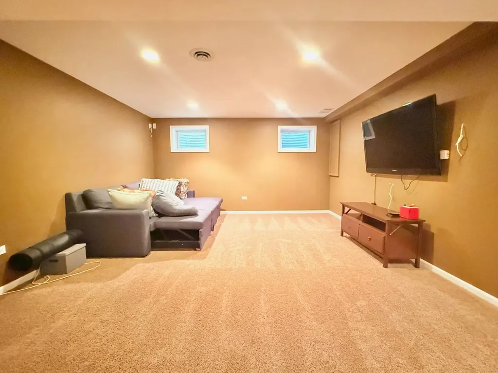 3811 Sunburst Lane Naperville IL 60564