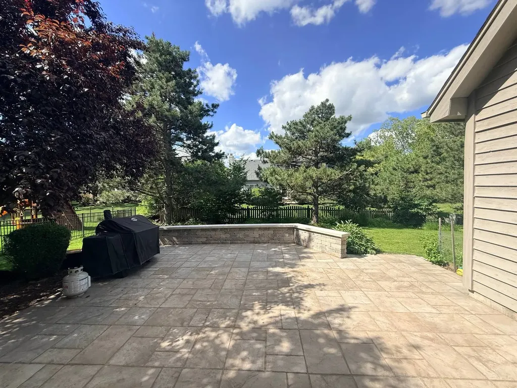 3811 Sunburst Lane Naperville IL 60564