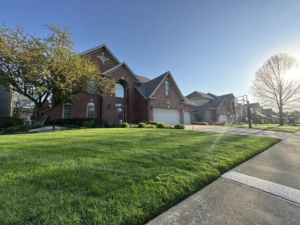 3811 Sunburst Lane Naperville IL 60564