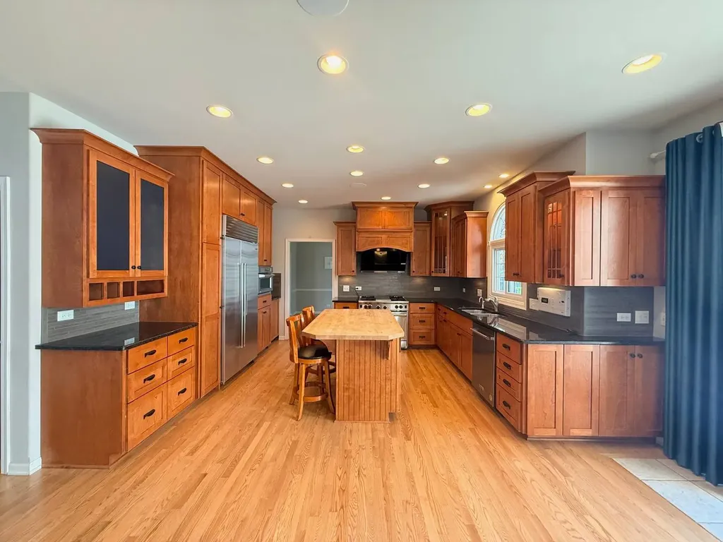 3811 Sunburst Lane Naperville IL 60564