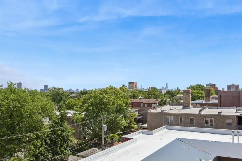 4939 North Damen Avenue Chicago IL 60625