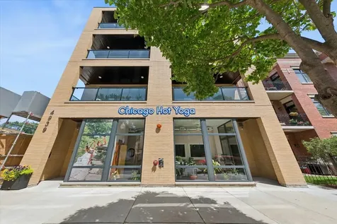 4939 North Damen Avenue Chicago IL 60625