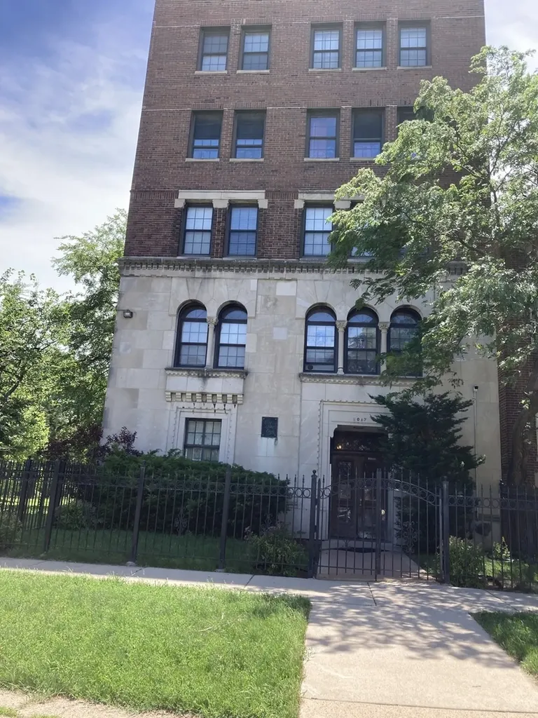 3017 East 78th Street Chicago IL 60649