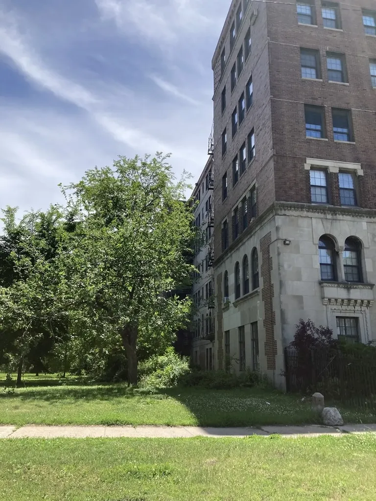 3017 East 78th Street Chicago IL 60649
