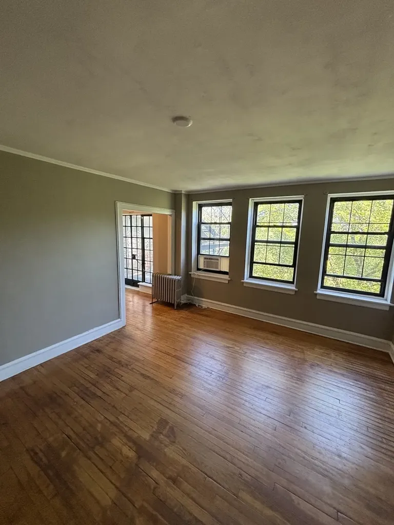 3017 East 78th Street Chicago IL 60649
