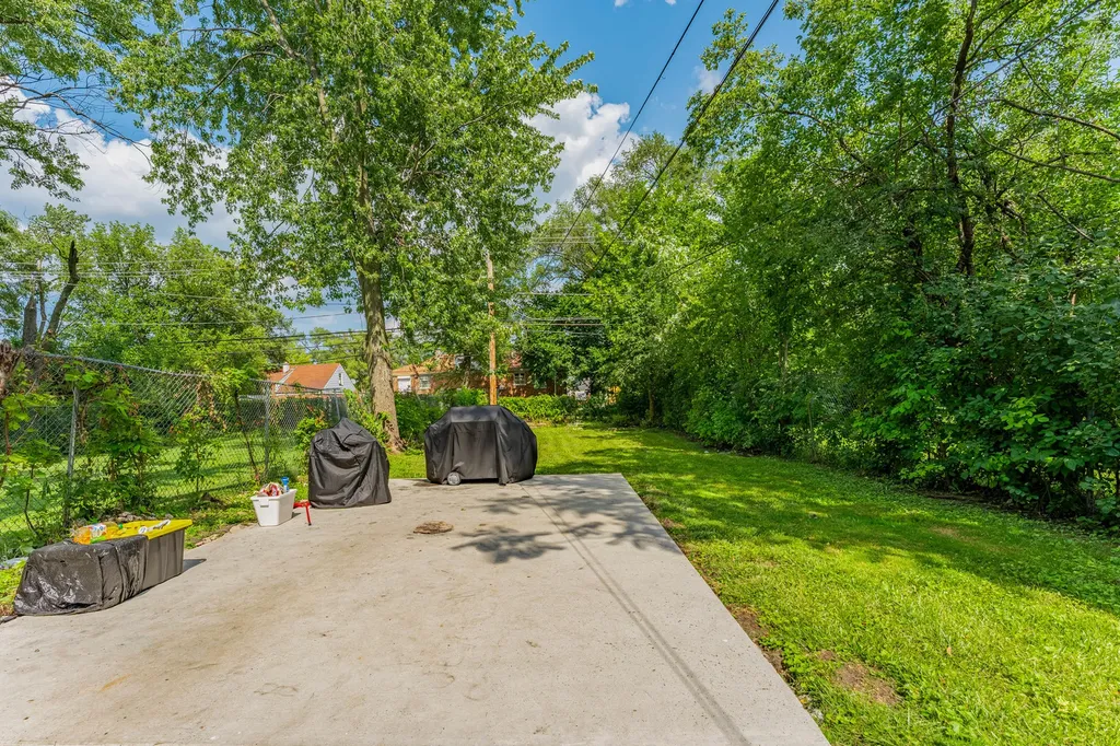 9607 South Merrill Avenue Chicago IL 60617