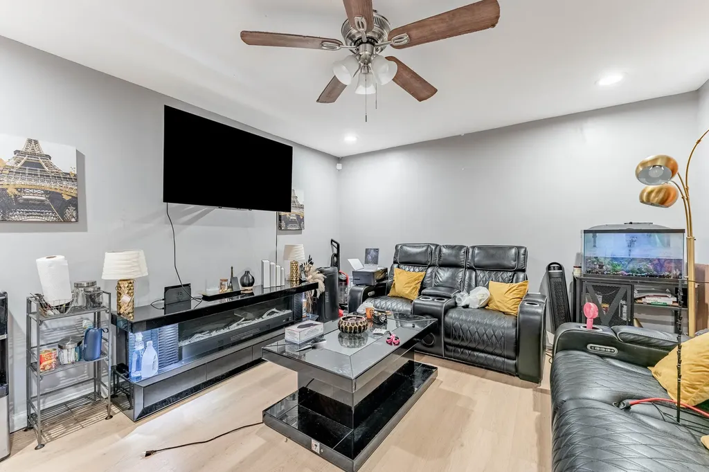 9607 South Merrill Avenue Chicago IL 60617