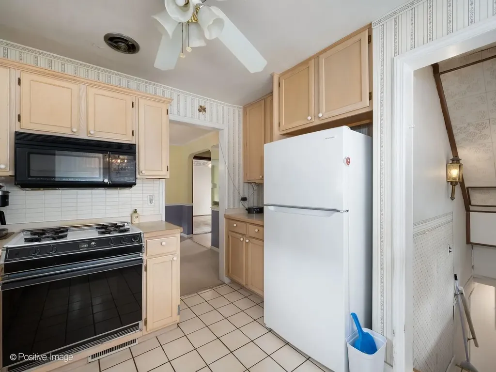 10615 South Albany Avenue Chicago IL 60655
