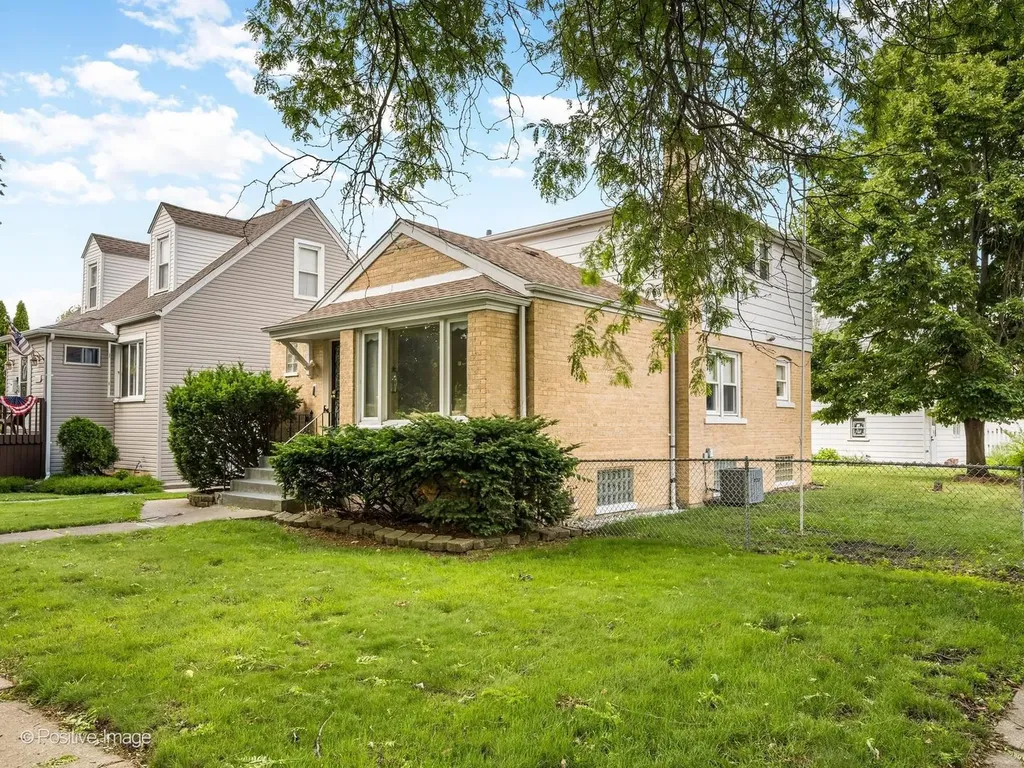 10615 South Albany Avenue Chicago IL 60655