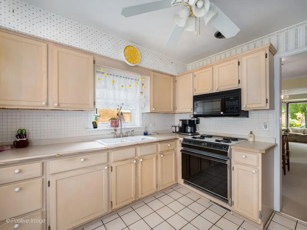 10615 South Albany Avenue Chicago IL 60655
