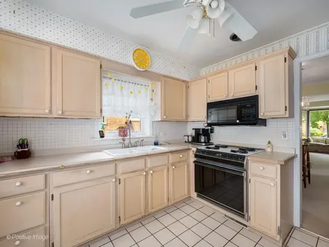 10615 South Albany Avenue Chicago IL 60655