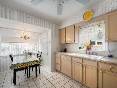 10615 South Albany Avenue Chicago IL 60655