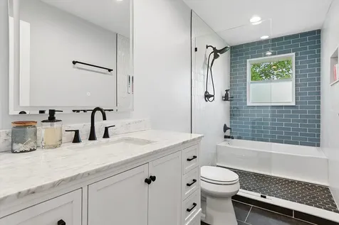17025 Creekside Avenue Tinley Park IL 60487