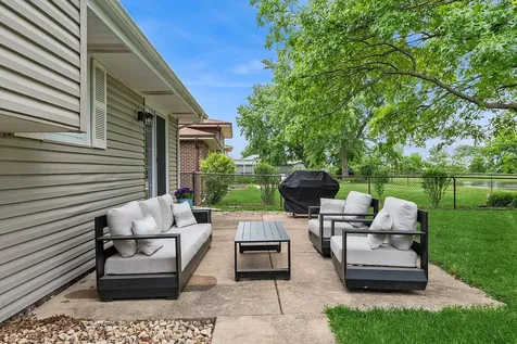 17025 Creekside Avenue Tinley Park IL 60487