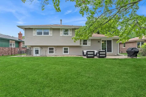 17025 Creekside Avenue Tinley Park IL 60487