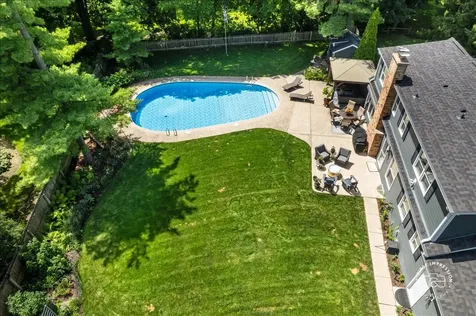 1553 Allen Lane St. Charles IL 60174