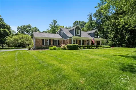 1553 Allen Lane St. Charles IL 60174