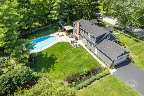 1553 Allen Lane St. Charles IL 60174