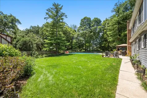 1553 Allen Lane St. Charles IL 60174