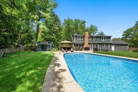 1553 Allen Lane St. Charles IL 60174