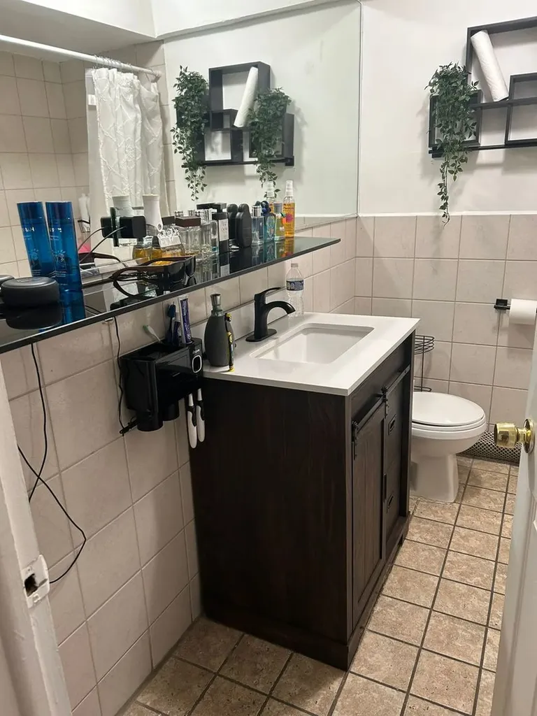 5601 West Byron Street Chicago IL 60634
