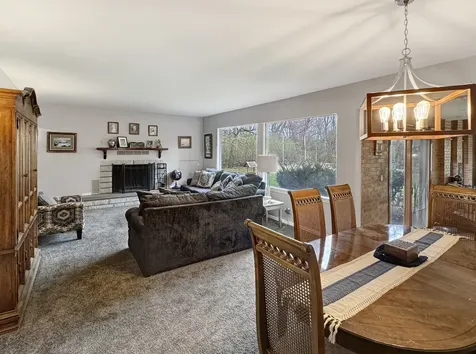 435 Forest Trail Oak Brook IL 60523