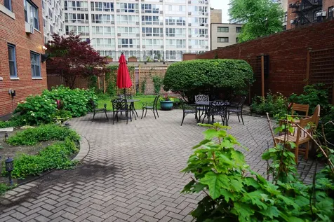 2909 North Sheridan Road Chicago IL 60657